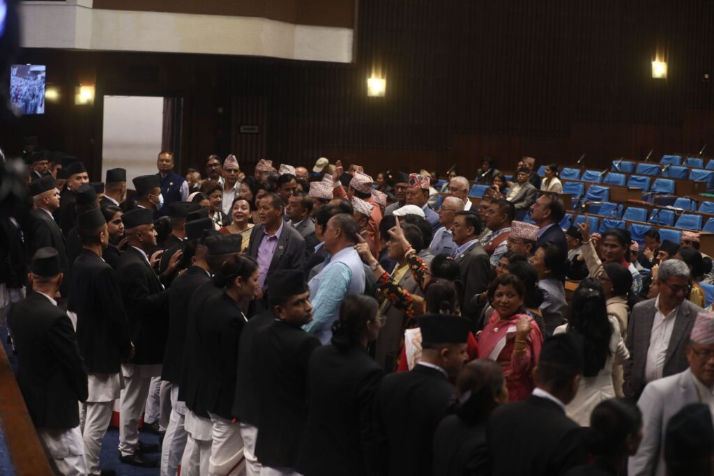 संसद बैठकमा जे देखियो [तस्बिरहरू]