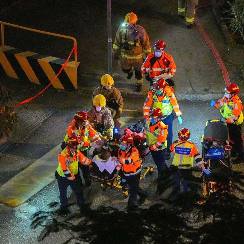 आगलागीमा एक अग्नि नियन्त्रक सहित १३ जनाको मृत्यु