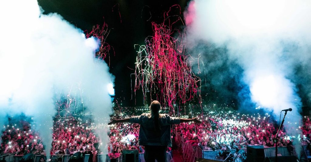 नारायणगढको क्याम्पाचौर हजारौं दर्शकसाम्झ घन्कियो नेपथ्य